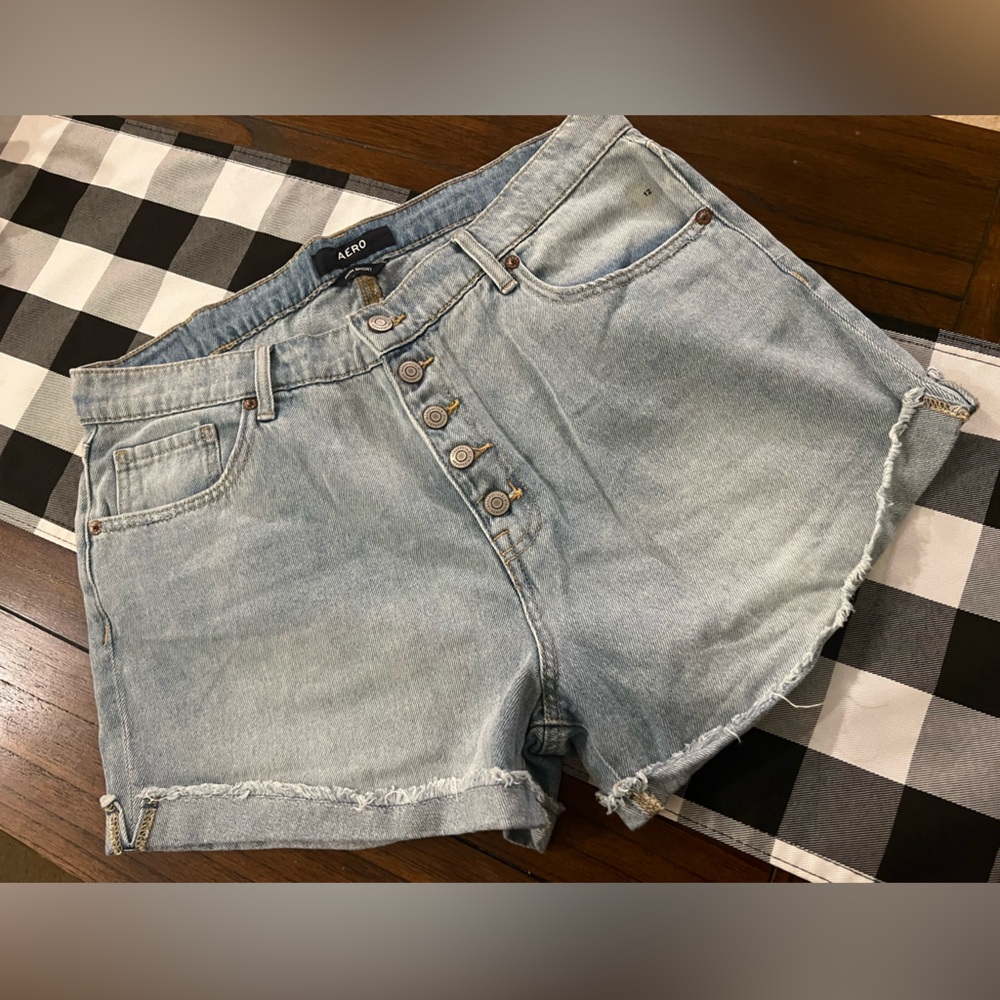 Mom short by AERO